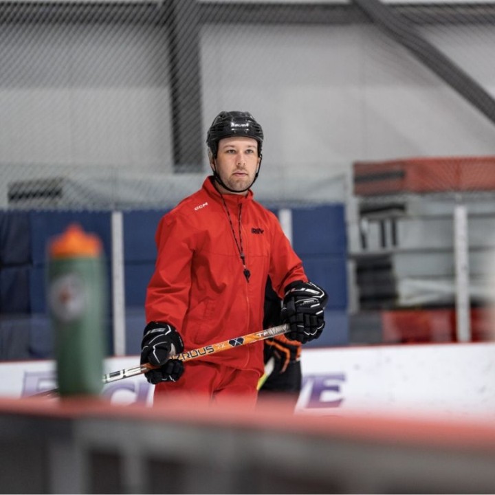 Image of Jeremy Idzikowski on the ice